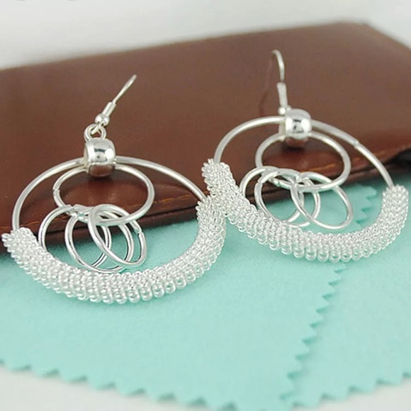 🍀JUST IN🍀Silver Twisted Ring Boho Style Earrings - Picture 2 of 3